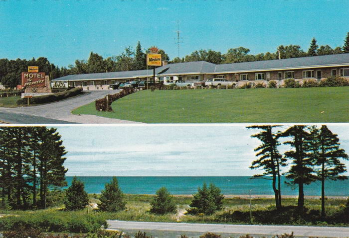 Gray Wolf Lodge (The Breakers Motel) - Old Postcard View